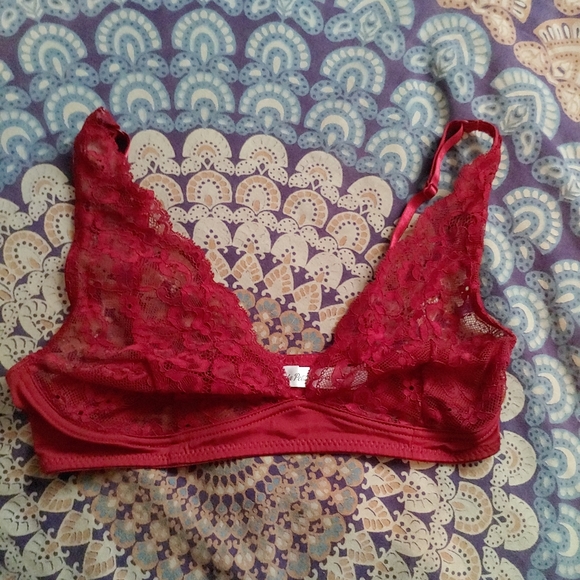 SOLD** BNWOT Coquette Lacy Wirefree Bralette - Picture 2 of 5